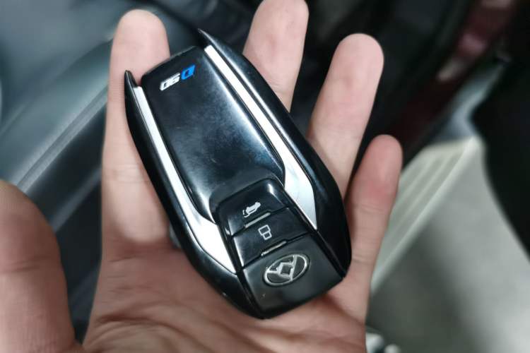 Used SAIC MAXUS D90 2017 2.0T Automatic Two-Wheel Drive - Uranus Vehicle Key