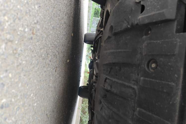 Used SAIC MAXUS D90 2017 2.0T Automatic Two-Wheel Drive Mercury Chassis Front