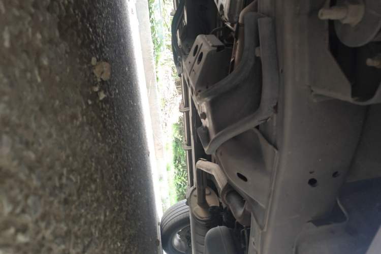 Used SAIC MAXUS D90 2017 2.0T Automatic Two-Wheel Drive Mercury Chassis Front Left