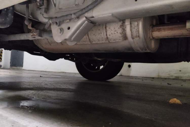 Used SAIC MAXUS D90 2017 2.0T Automatic Two-Wheel Drive Mercury Base Edition Chassis Front Right