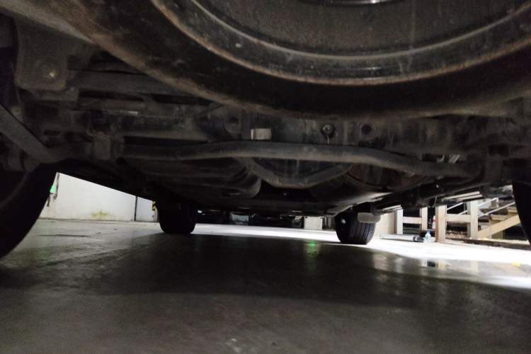 Used SAIC MAXUS D90 2017 2.0T Automatic Two-Wheel Drive Mercury Base Edition Chassis Rear