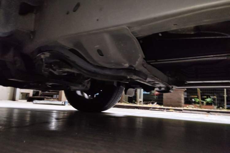 Used SAIC MAXUS D90 2017 2.0T Automatic Two-Wheel Drive Mercury Base Edition Chassis Rear Left