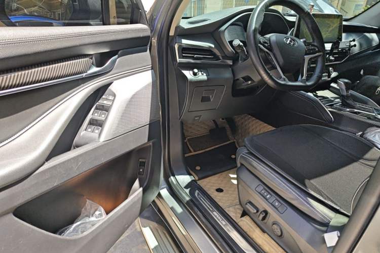 Used SAIC MAXUS D90  Driver Seat