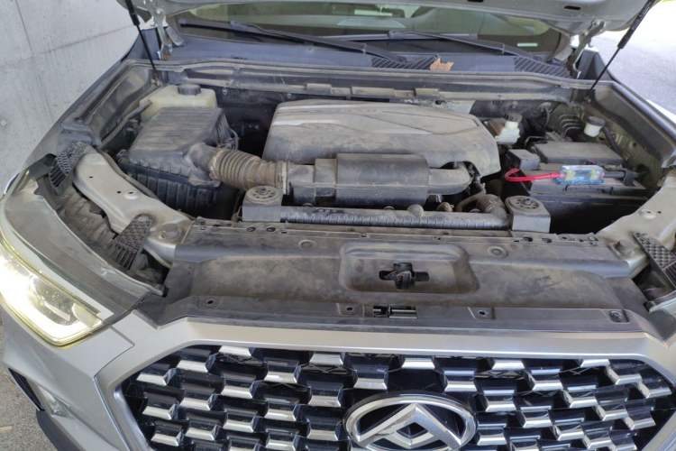 Used SAIC MAXUS D90 2017 2.0T Automatic Two-Wheel Drive Mercury Engine Bay