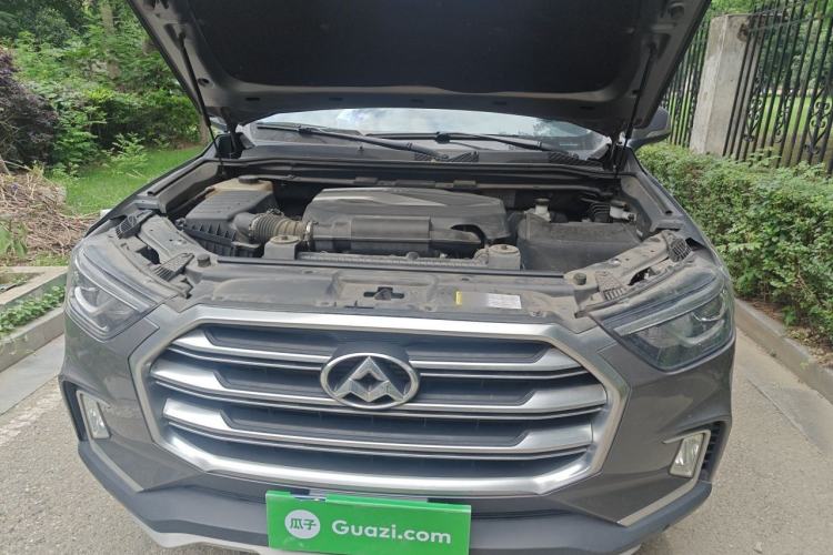 Used SAIC MAXUS D90 2017 2.0T Automatic Two-Wheel Drive Mercury Engine Bay