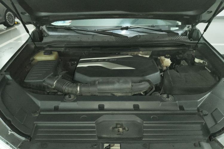 Used SAIC MAXUS D90 2017 2.0T Automatic All-Wheel Drive Polaris Engine Bay