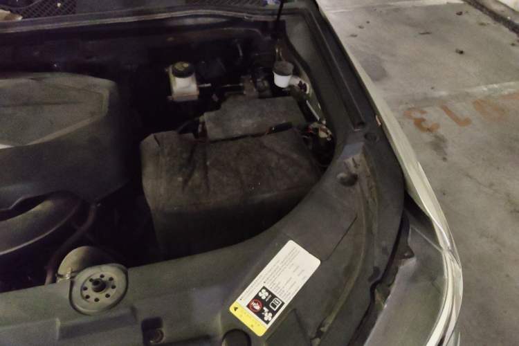 Used SAIC MAXUS D90 2017 2.0T Automatic Two-Wheel Drive Mercury Base Edition Engine Bay Left