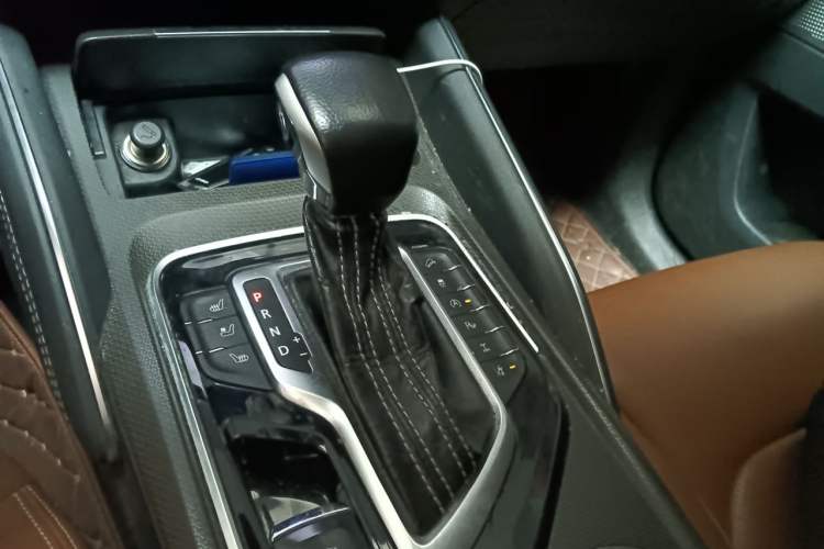 Used SAIC MAXUS D90 2017 2.0T Automatic All-Wheel Drive Polaris Gear Lever