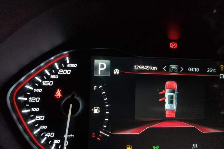 Used SAIC MAXUS D90 2017 2.0T Automatic All-Wheel Drive Polaris Odometer Close Up