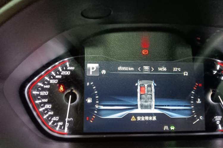Used SAIC MAXUS D90 2017 2.0T Automatic All-Wheel Drive Polaris Odometer Close Up