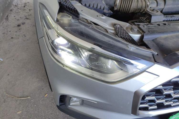 Used SAIC MAXUS D90 2017 2.0T Automatic Two-Wheel Drive Mercury Right Front Headlight