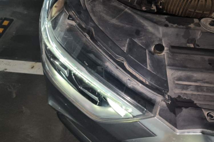 Used SAIC MAXUS D90 2017 2.0T Automatic All-Wheel Drive Sirius Right Front Headlight