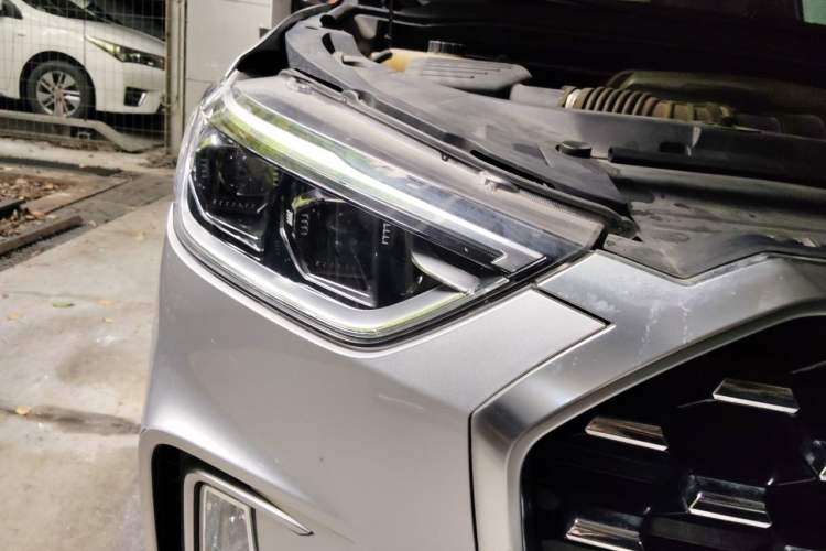 Used SAIC MAXUS D90 2017 2.0T Automatic Two-Wheel Drive Mercury Base Edition Right Front Headlight