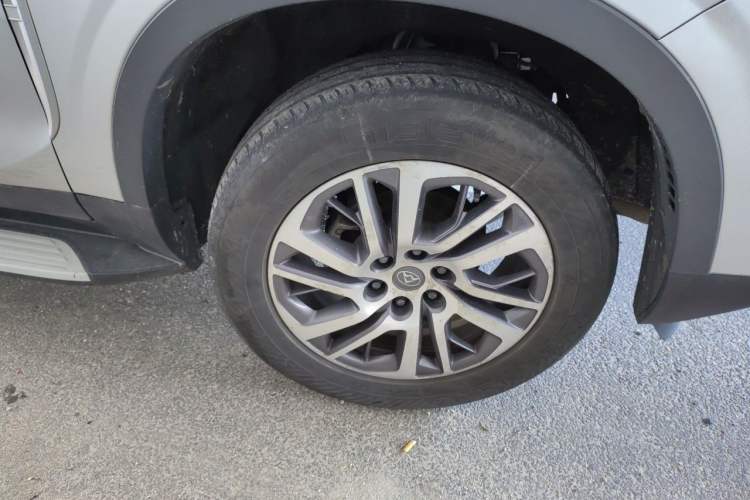 Used SAIC MAXUS D90 2017 2.0T Automatic Two-Wheel Drive Mercury Right Front Wheel Hub