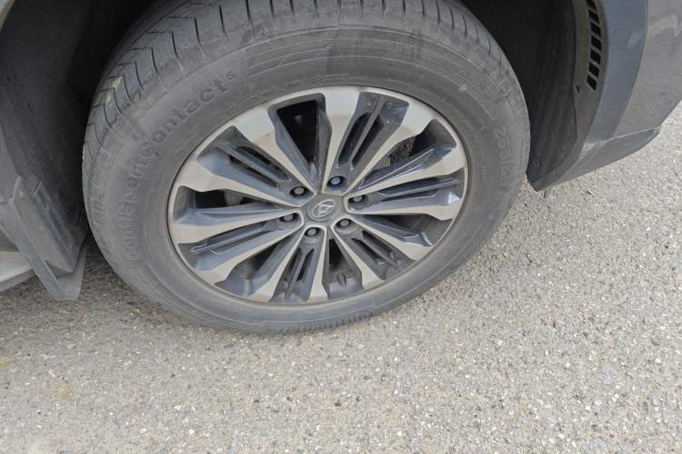 Used SAIC MAXUS D90 2017 2.0T Automatic Two-Wheel Drive Mercury Right Front Wheel Hub