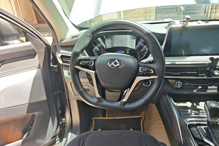 Used SAIC MAXUS D90  Steering Wheel