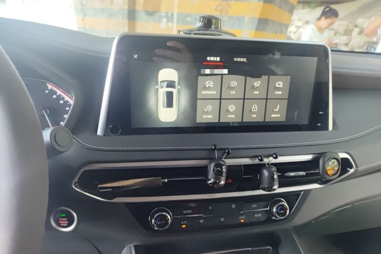 Used SAIC MAXUS D90 2017 2.0T Automatic All-Wheel Drive Sirius Audio And AC Panel
