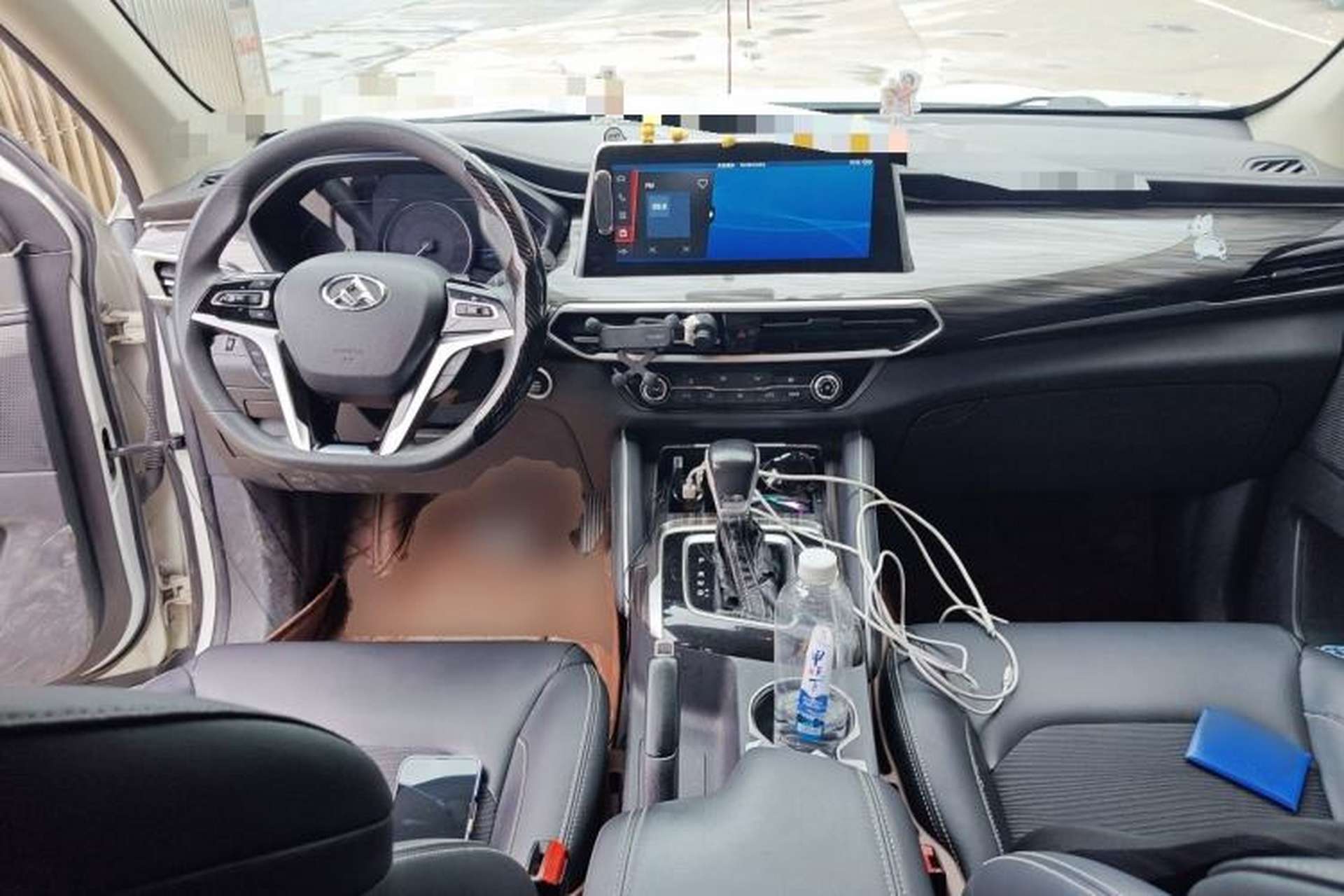 Used SAIC MAXUS D90 2017 2.0T Automatic Two-Wheel Drive Mercury Base Edition Center Console