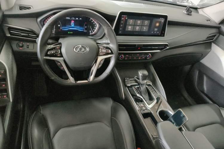 Used SAIC MAXUS D90 2017 2.0T Automatic Two-Wheel Drive - Uranus Center Console