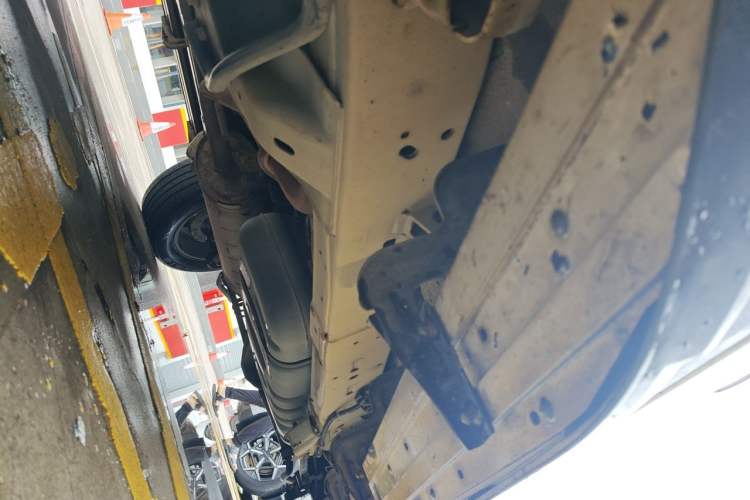 Used SAIC MAXUS D90 2017 2.0T Automatic Two-Wheel Drive Mercury Base Edition Chassis Front Left