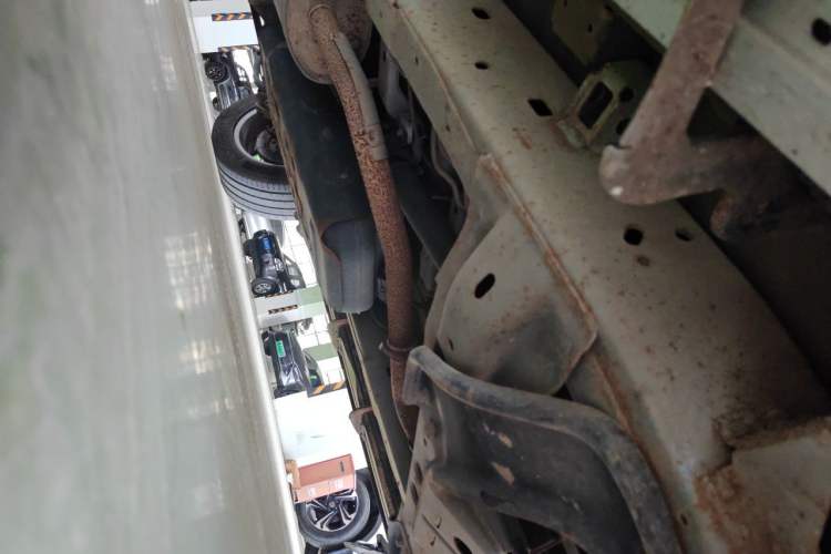 Used SAIC MAXUS D90 2017 2.0T Manual Two-Wheel Drive Mars Base Edition Chassis Front Right