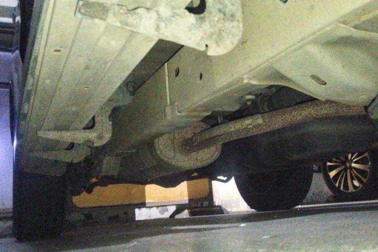 Used SAIC MAXUS D90 2017 2.0T Automatic Two-Wheel Drive Mercury Chassis Front Right