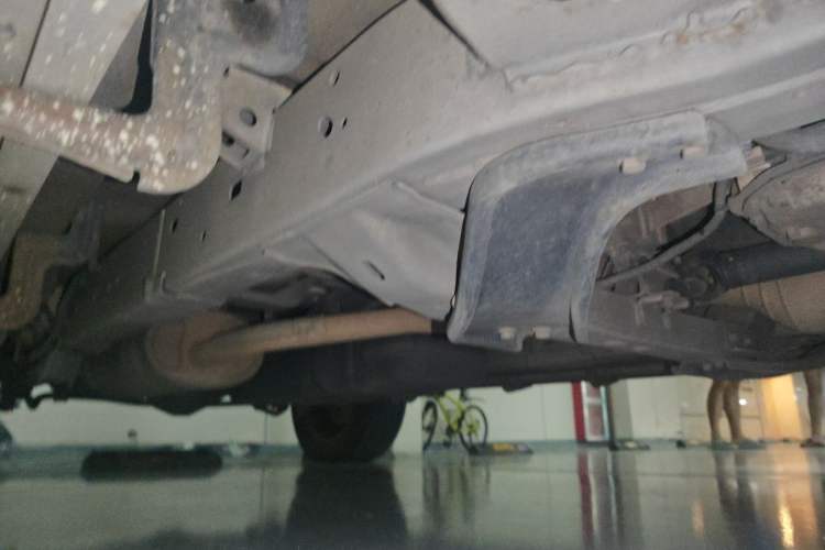 Used SAIC MAXUS D90 2017 2.0T Automatic All-Wheel Drive Sirius Chassis Front Right