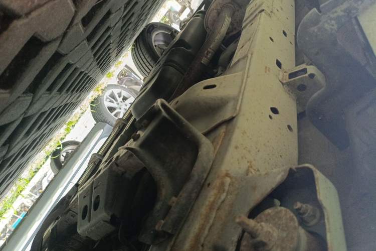 Used SAIC MAXUS D90 2017 2.0T Automatic Two-Wheel Drive - Uranus Chassis Front Right