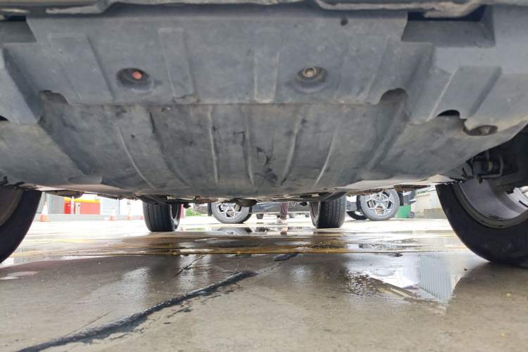 Used SAIC MAXUS D90 2017 2.0T Automatic Two-Wheel Drive Mercury Base Edition Chassis Front