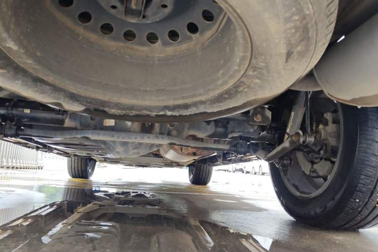 Used SAIC MAXUS D90 2017 2.0T Automatic Two-Wheel Drive Mercury Base Edition Chassis Rear