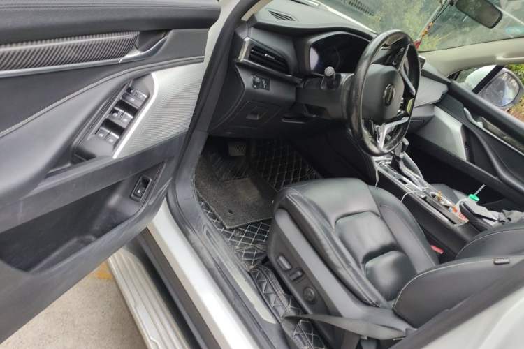 Used SAIC MAXUS D90 2017 2.0T Automatic Two-Wheel Drive - Uranus Driver Seat