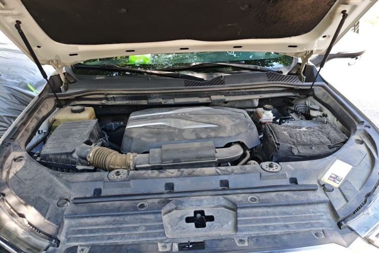 Used SAIC MAXUS D90 2017 2.0T Automatic Two-Wheel Drive - Uranus Engine Bay