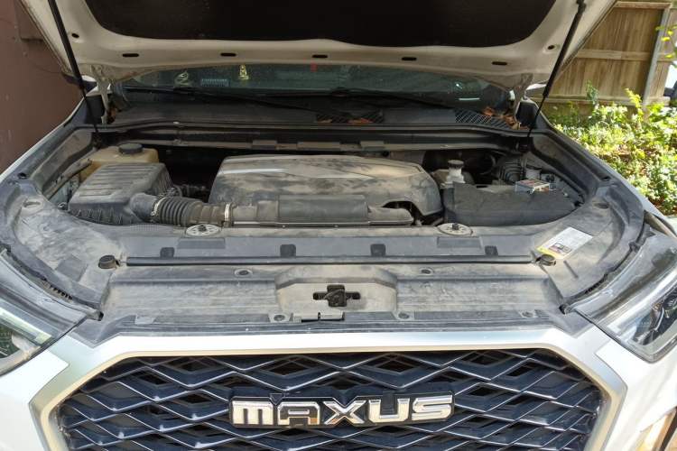 Used SAIC MAXUS D90 2017 2.0T Automatic All-Wheel Drive Sirius Engine Bay