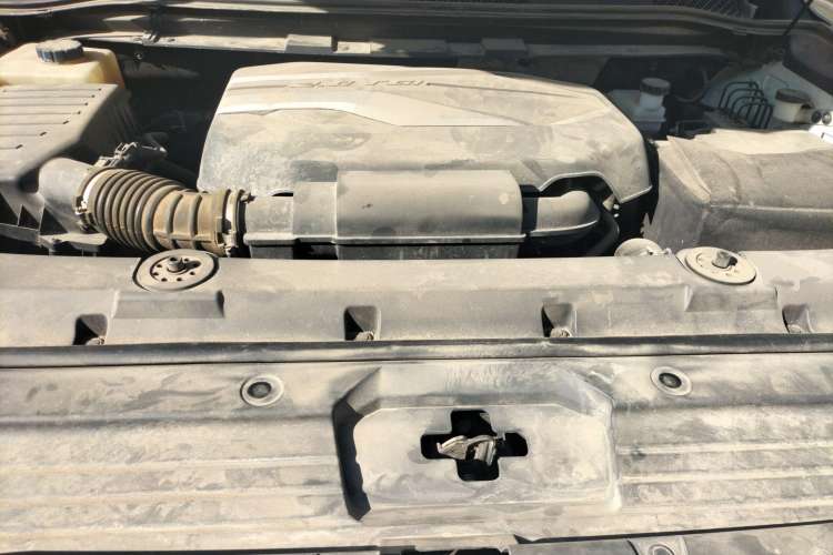 Used SAIC MAXUS D90 2017 2.0T Automatic All-Wheel Drive Sirius Engine Bay