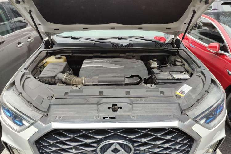 Used SAIC MAXUS D90  Engine Bay