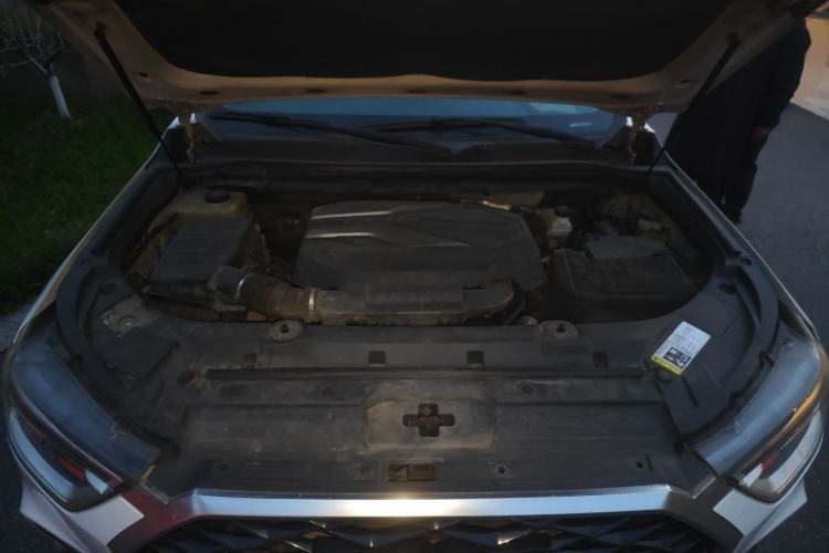 Used SAIC MAXUS D90 2017 2.0T Automatic All-Wheel Drive Sirius Engine Bay