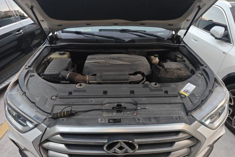 Used SAIC MAXUS D90 2017 2.0T Automatic All-Wheel Drive Sirius Engine Bay