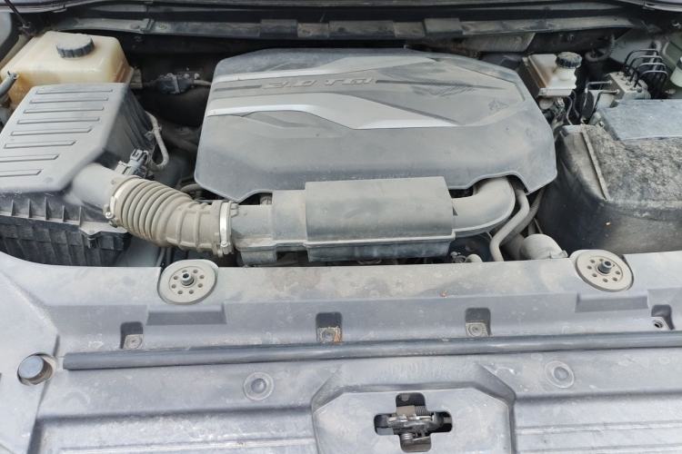 Used SAIC MAXUS D90 2017 2.0T Automatic Two-Wheel Drive - Uranus Engine Bay