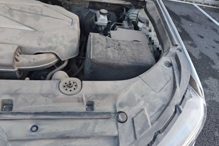 Used SAIC MAXUS D90 2017 2.0T Automatic All-Wheel Drive Sirius Engine Bay Left