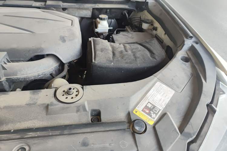 Used SAIC MAXUS D90 2017 2.0T Automatic All-Wheel Drive Sirius Engine Bay Left
