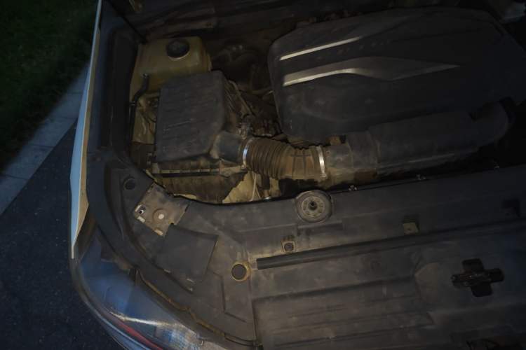 Used SAIC MAXUS D90 2017 2.0T Automatic All-Wheel Drive Sirius Engine Bay Right