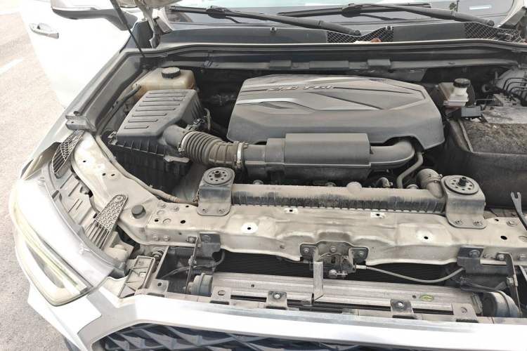 Used SAIC MAXUS D90 2017 2.0T Automatic Two-Wheel Drive - Uranus Engine Bay Right