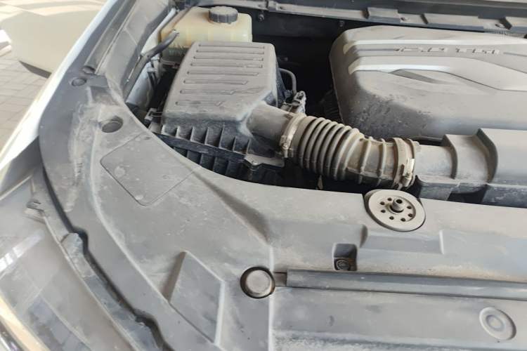 Used SAIC MAXUS D90 2017 2.0T Automatic All-Wheel Drive Sirius Engine Bay Right