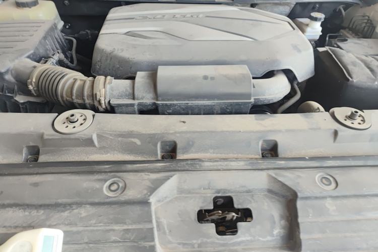 Used SAIC MAXUS D90 2017 2.0T Automatic All-Wheel Drive Sirius Engine Bay