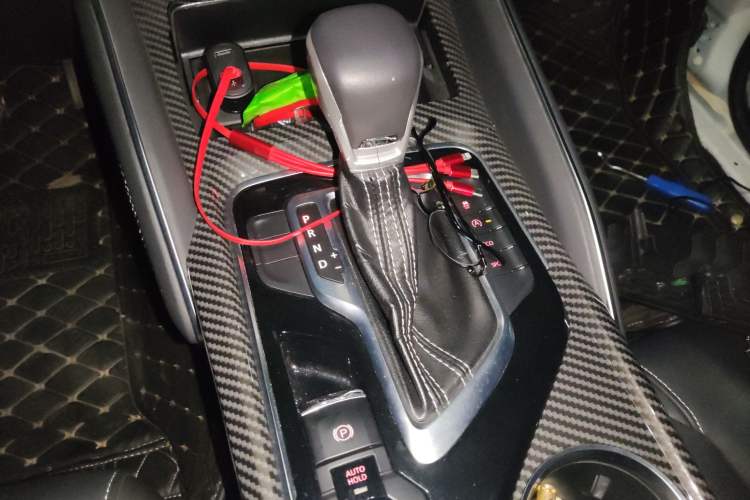 Used SAIC MAXUS D90 2017 2.0T Automatic Two-Wheel Drive - Uranus Gear Lever