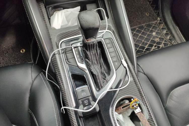Used SAIC MAXUS D90 2017 2.0T Automatic Two-Wheel Drive - Uranus Gear Lever