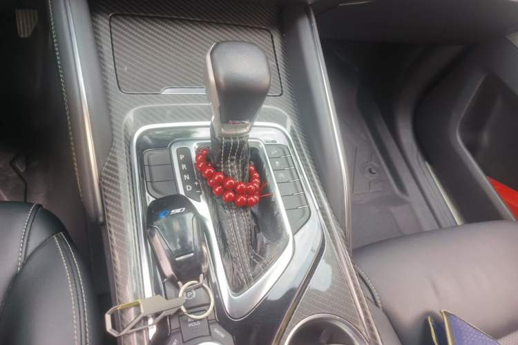 Used SAIC MAXUS D90 2017 2.0T Automatic All-Wheel Drive Sirius Gear Lever