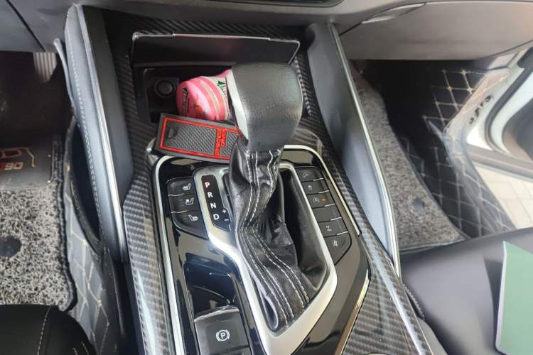 Used SAIC MAXUS D90 2017 2.0T Automatic All-Wheel Drive Sirius Gear Lever