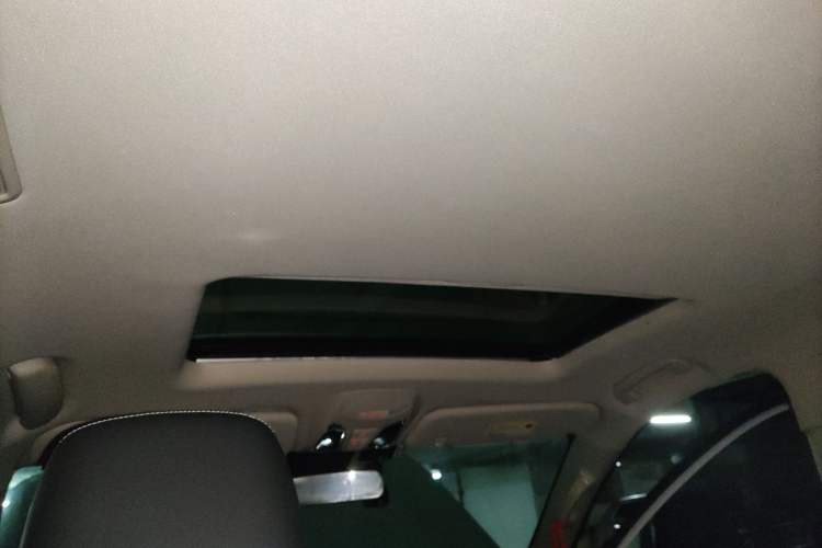 Used SAIC MAXUS D90 2017 2.0T Automatic Two-Wheel Drive - Uranus Headliner