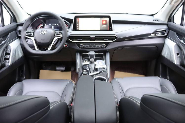 Used SAIC MAXUS D90 2017 2.0T Automatic All-Wheel Drive Sirius Interior 1